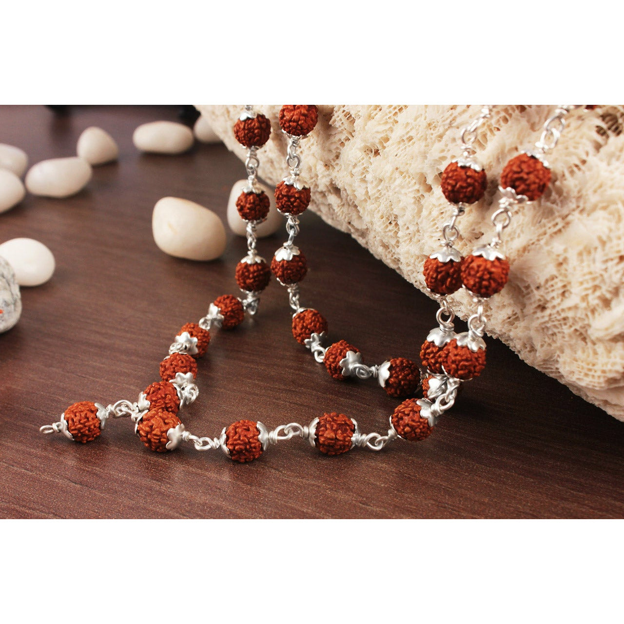 Besondere in silber gefasste 5 Augen Rudraksha-Mala (Java) - für Harmonie und Kraft